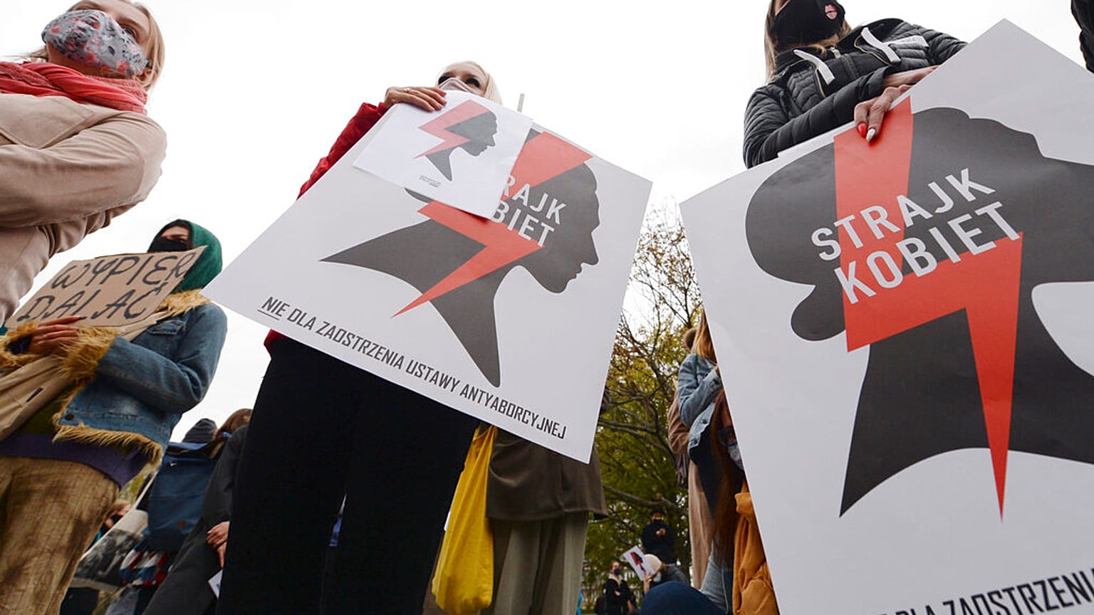 Protests outside Poland's parliament building