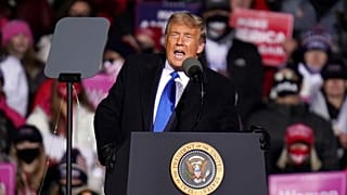 Donald Trump amerikai elnök beszédet mond Omahában október 27-én