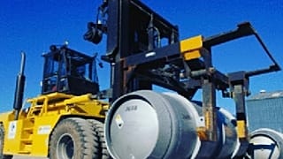 Irán: műholdfotók mutatják a munkálatokat a nukleáris létesítményen