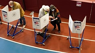 Des électeurs votent de manière anticipée le 27 octobre 2020 à New York.