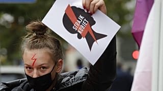 Huelga y más protestas en Polonia contra el fallo del supremo que endurece la ley del aborto