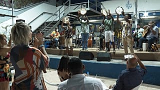 Brésil : le retour prudent de la samba à Rio