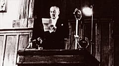  Atatürk 29 Ekim 1923'te Cumhuriyeti ilan etti