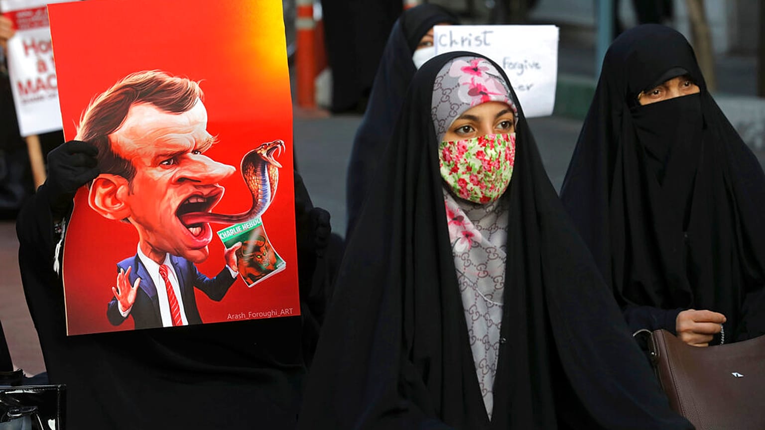 La guerra dei (due) mondi. Proteste anti Macron nel mondo islamico