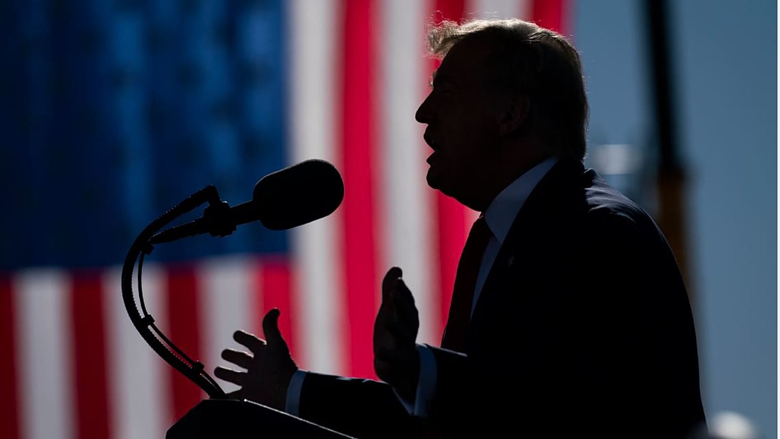 Donald Trump durante un mitin en Phoenix, Arizona
