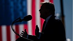 Donald Trump durante un mitin en Phoenix, Arizona