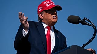 Trump e Biden trocam acusações sobre coronavírus