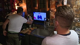 Les Strasbourgeois suivent l'allocution de E.Macron