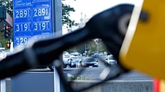 ABD'de petrol kullanma oranı Covid-19 vakalarına rağmen giderek artıyor.