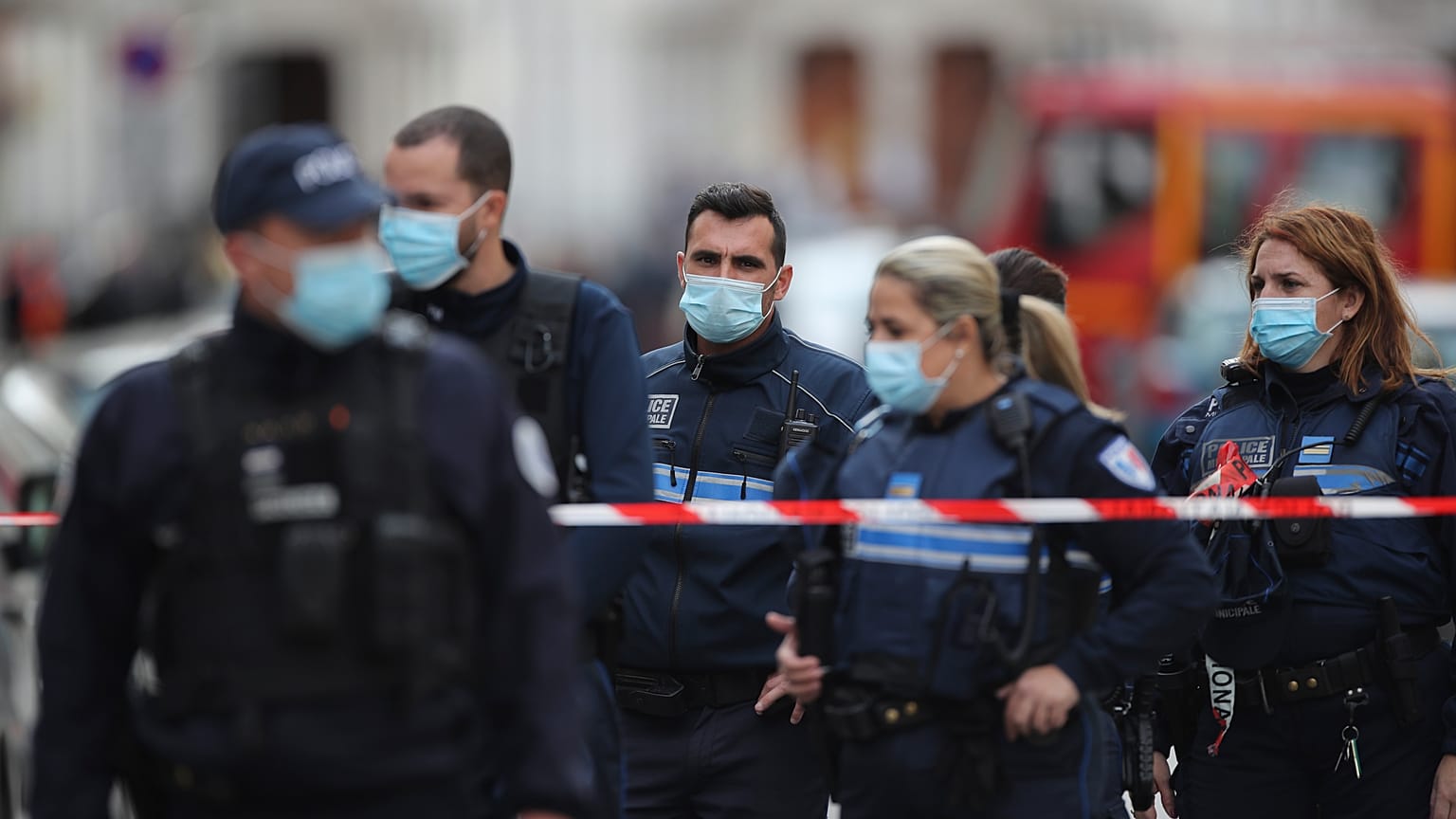 Polizei vor Notre Dame Basilika in Nizza, 29. Oktober 2020