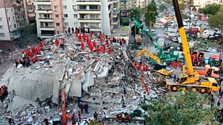 Εξανεμίζονται οι ελπίδες για τον εντοπισμό αγνοουμένων στη Σμύρνη