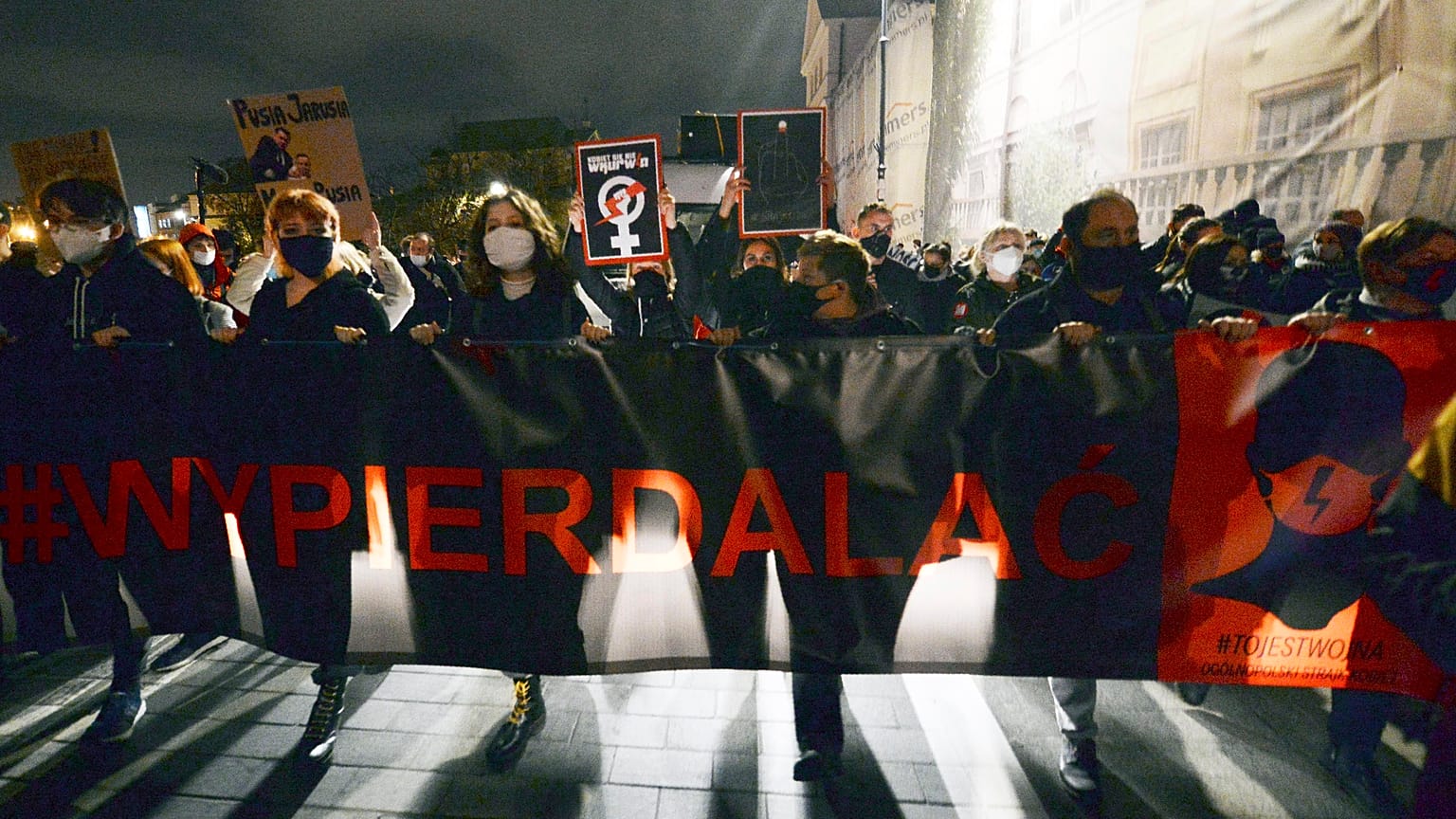 Polonya, Anayasa Mahkemesi'nin yeni kürtaj kararı sonrası ikiye bölündü