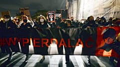 Polonya, Anayasa Mahkemesi'nin yeni kürtaj kararı sonrası ikiye bölündü