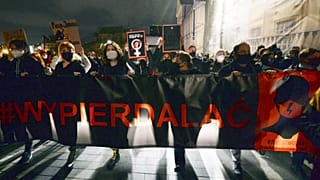 Polonya, Anayasa Mahkemesi'nin yeni kürtaj kararı sonrası ikiye bölündü