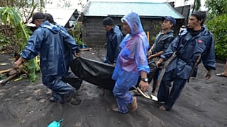 Goni Tayfunu Filipinler'de 4 can aldı