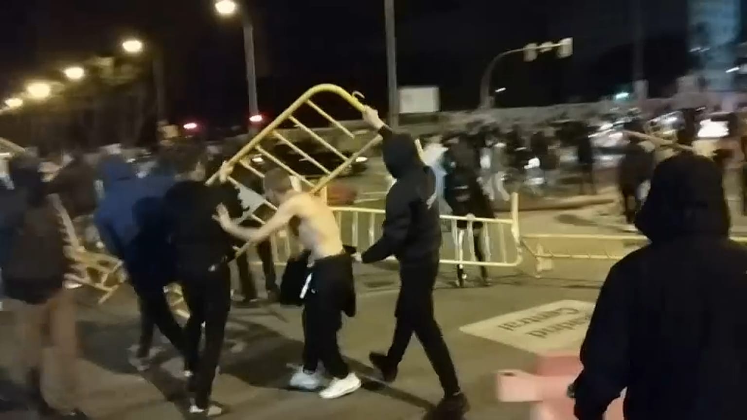 Disturbios en Madrid contra las restricciones ligadas a la pandemia