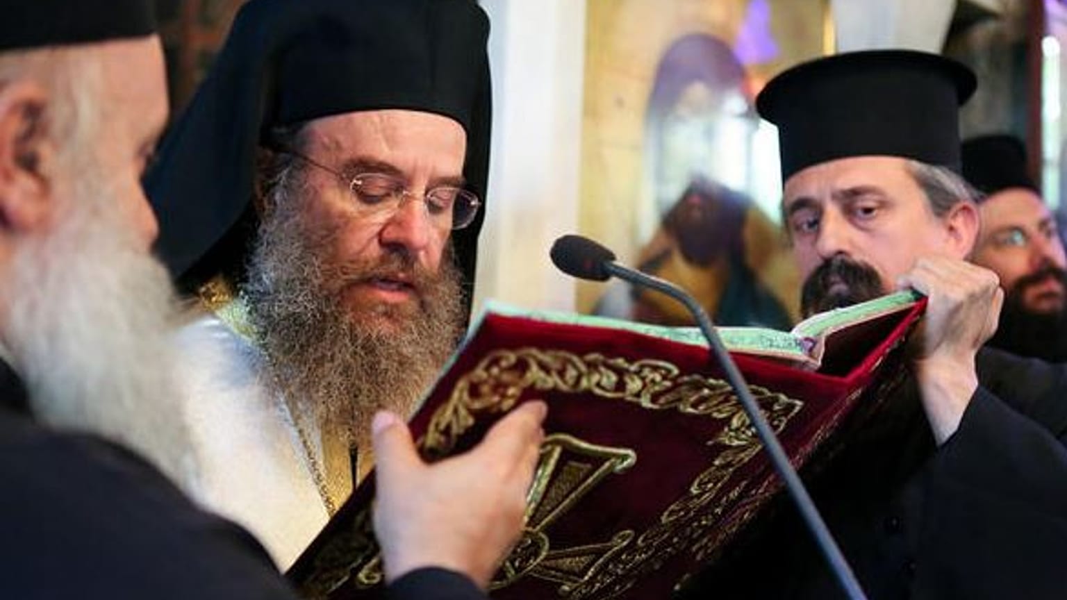 Ο μητροπολίτης Ιερισσού, Αγίου Όρους και Αρδαμερίου, Θεόκλητος
