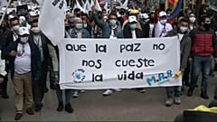 Marcha de exguerrilleros de las FARC en Bogotá