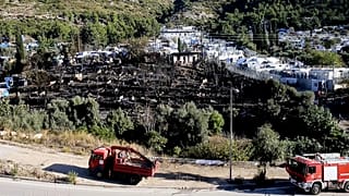 Sisam Adası'ndaki mülteci kampında yangın