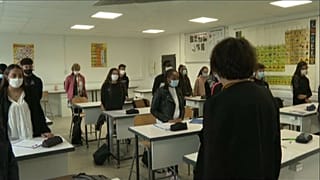 French secondary school students in Cenon begin clases with a tribute 