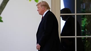 الرئيس دونالد ترامب يغادر المكتب البيضوي في البيت الأبيض. 16 مايو  2019.