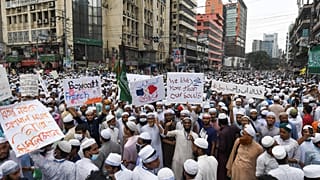 Défilés anti-français massifs au Bangladesh et en Indonésie