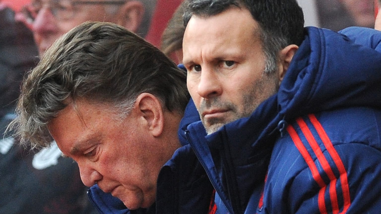 Ryan Giggs im November 2015 als Assistenztrainer von Manchester United neben Chefcoach Louis van Gaal
