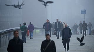Αγγλία: Γέμισαν καταστήματα και πάμπ πριν το lockdown