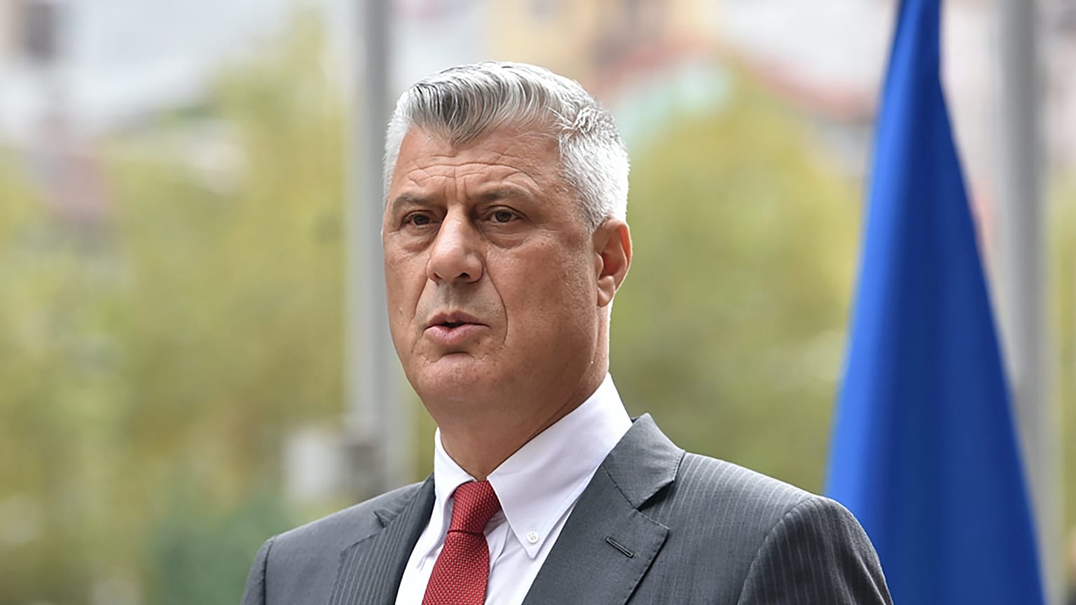 Lemond a koszovói elnök, mert megerősítették ellene a háborús vádakat