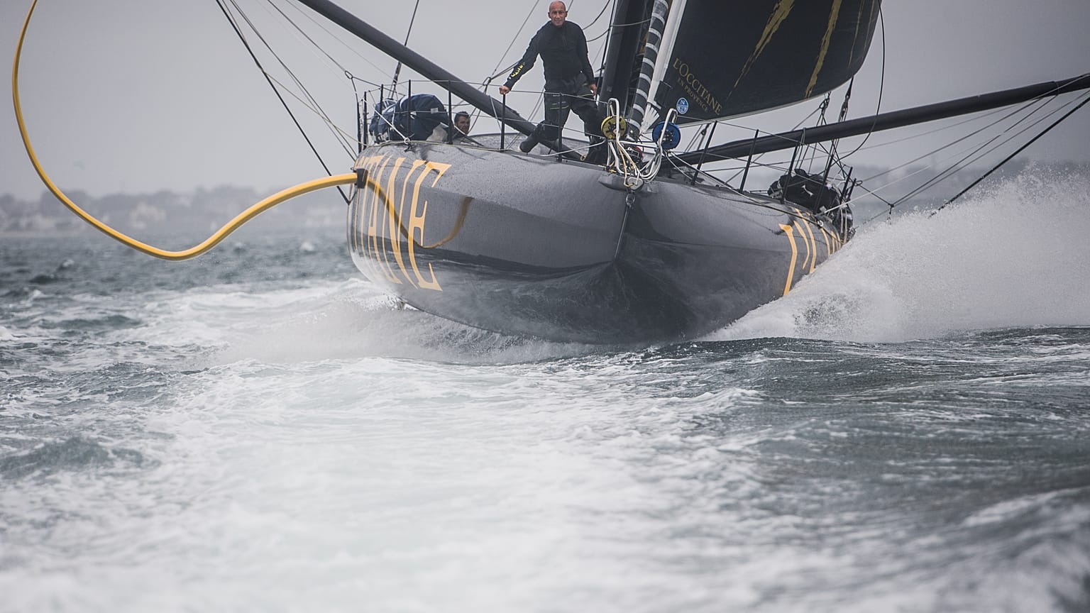Le skipper Armel Tripon lors de ses préparatifs pour le Vendée Globe 2020-2021, le 25/08/2020.