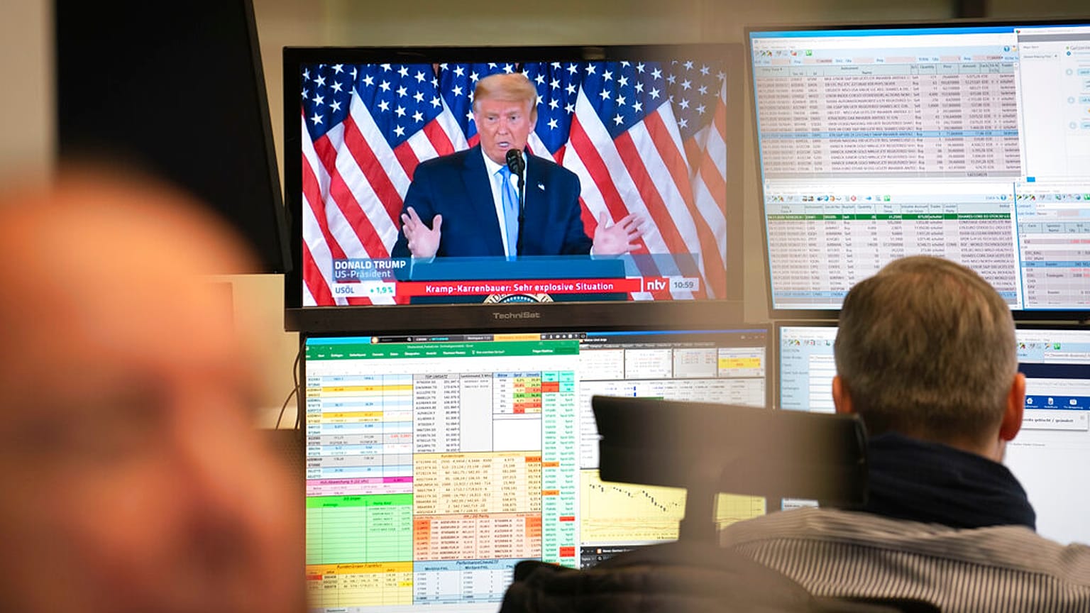 Estados Unidos continuam à espera