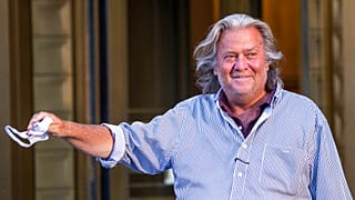 Trumps früherer Chef-Stratege Steve Bannon verlässt ein Gericht in New York, 20.08.20