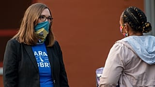 Sarah McBride (b), a transznemű aktivista