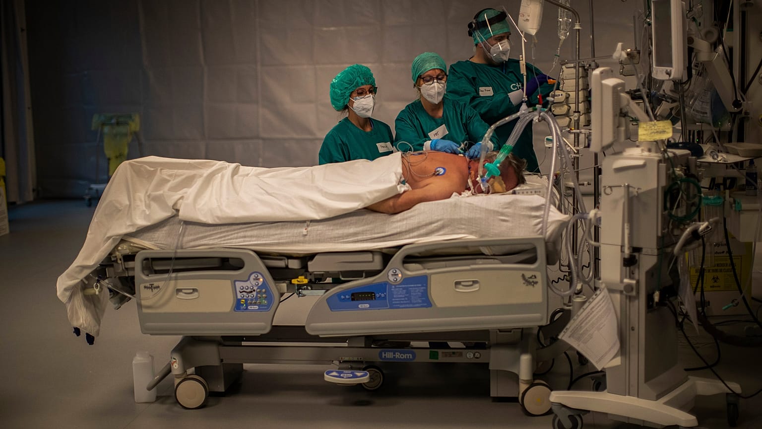 Au service réanimation de l'hôpital MontLegia CHC à Liège en Belgique, le 6 novembre 2020