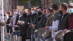 Corona-Beschränkungen im Kosovo: Gastronomie protestiert mit Töpfen