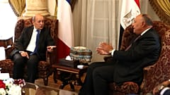 وزير الخارجية المصري سامح شكري يستقبل نظيره الفرنسي جان إيف لودريان في العاصمة القاهرة في 17 سبتمبر 2019.