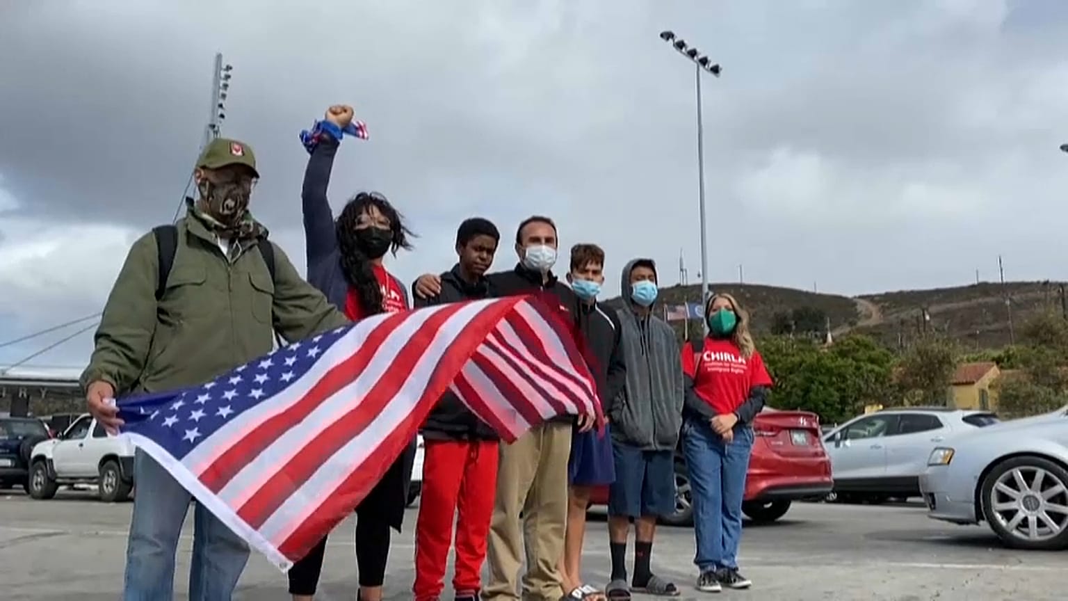 Un colectivo a favor de los migrantes celebra en Tijuana la victoria de Joe Biden