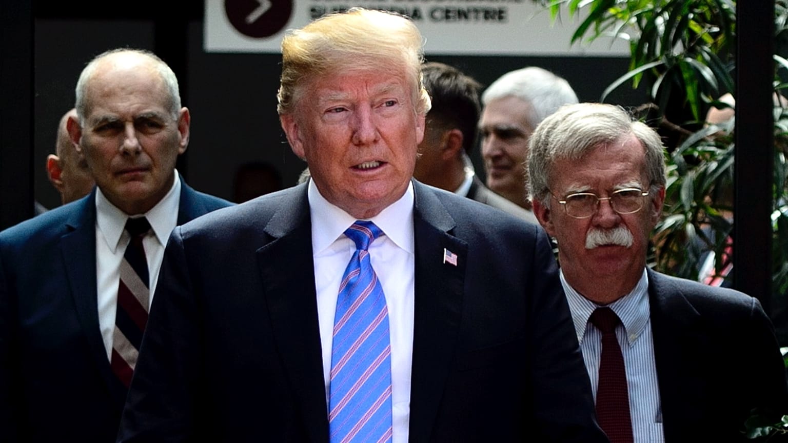 John Bolton (j), Trump árnyékában