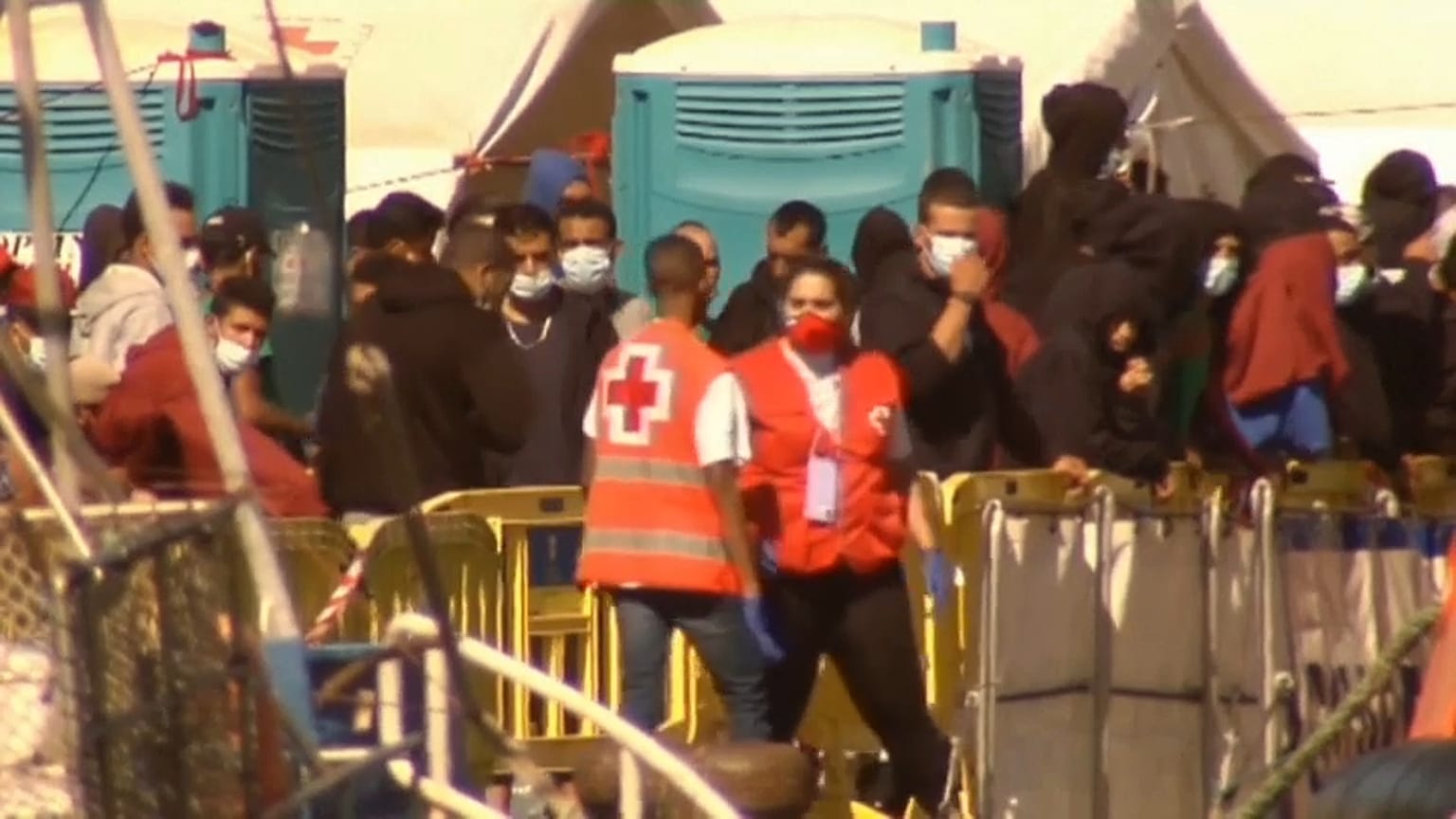 Inmigrantes en el puerto