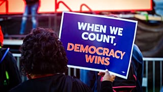 Prosiguen las manifestaciones de detractores y partidarios de Trump en Estados Unidos