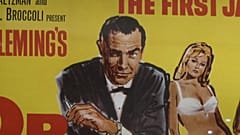 Leilão de livros e posters do agente secreto mais famoso do mundo