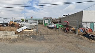 Le parking de Four Seasons Total Landscaping, où la conférence de presse de l'équipe juridique de Donald Trump a donné sa conférence de presse (photo Google Street View, 2019)