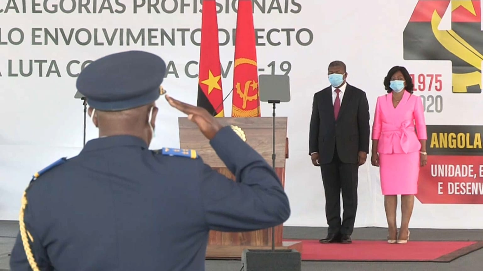 Cerimónia de homenagem aos profissionais que combatem a covid-19 em Angola