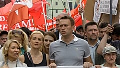 Алексей Навальный во время митинга 6 мая 2012 года.