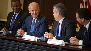 ABD'nin seçilmiş Başkanı Joe Biden'ın Beyaz Saray'daki bir toplantıda konuşması