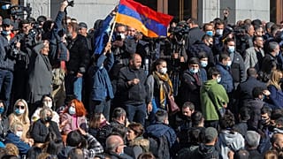 Protestocular, Ermenistan’ın başkenti Erivan'daki Özgürlük Meydanı'nda toplandı