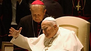 II. János Pál pápa és Stanisław Dziwisz 2003. október 16-án