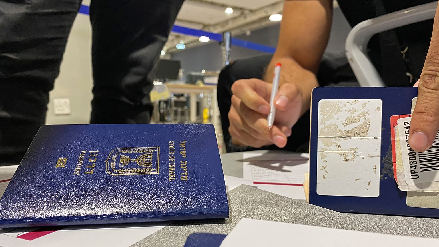 السياح الإسرائيليون في مطار دبي بدولة الإمارات العربية المتحدة- أرشيف