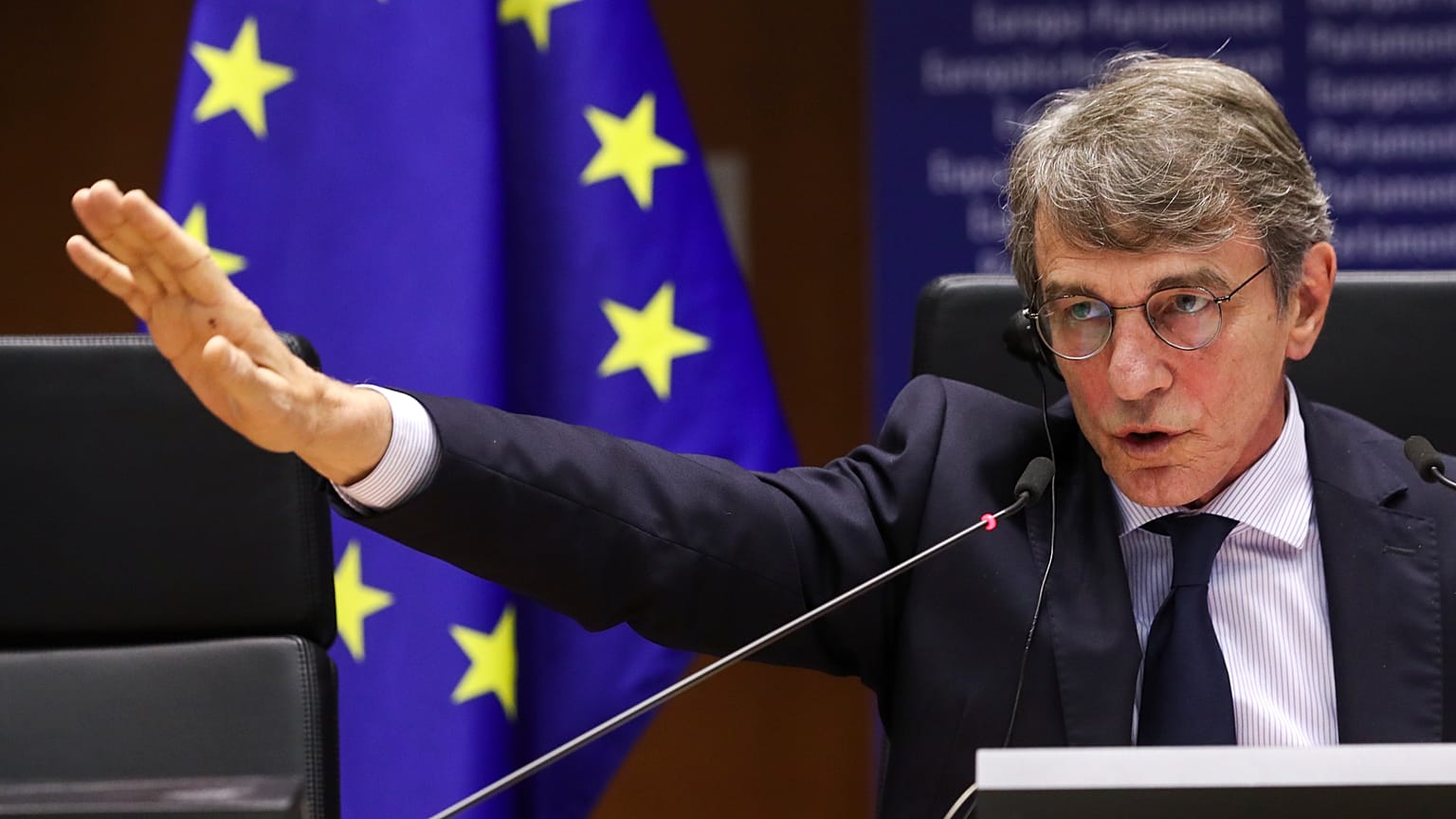El presidente de la Eurocámara David Sassoli al inicio de la sesión plenaria, Bruselas, 11/11/2020