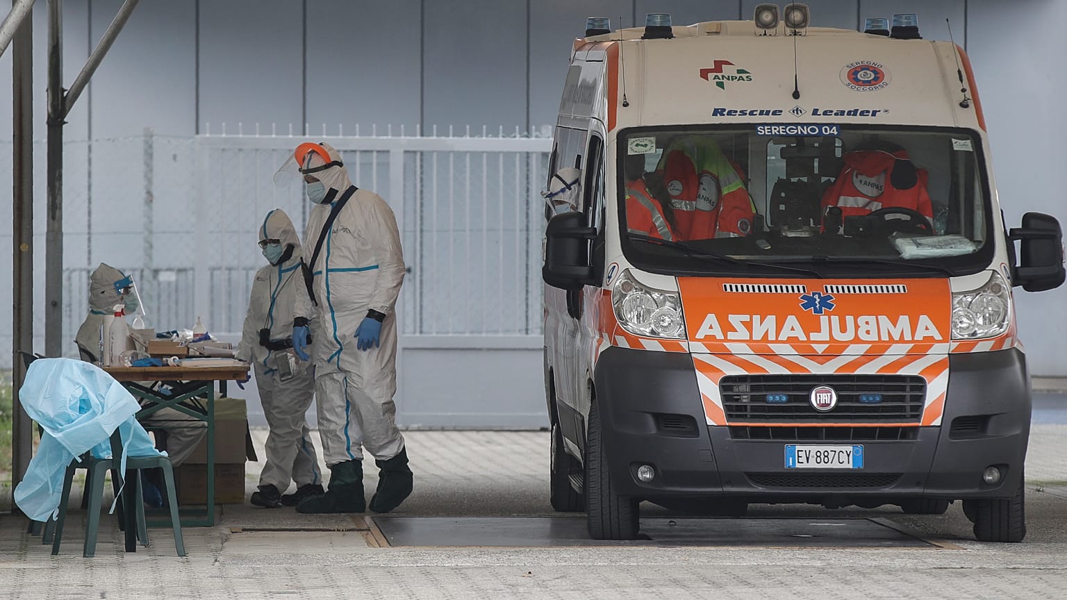 Un equipo de sanitarios italianos